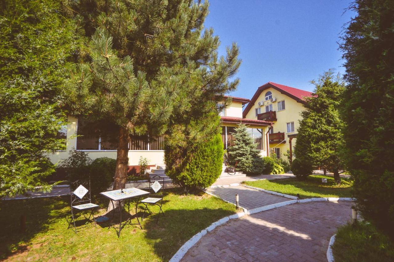 Pensiunea Ovidiu Crisan (Tulcea) Exterior foto